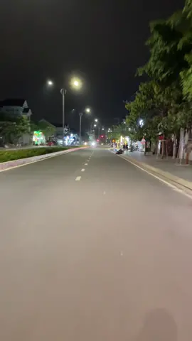 Không nghĩ sẽ có 1 ngày buồn đến nghẹn ngào như vậy, chạy xe mà tâm trạng như muốn vỡ oà #tamtrang #buon