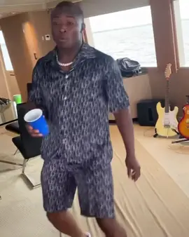 OTGenasis with the moves! 😂🕺 ￼ @otgenasis #4u #4u #fyb