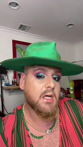 Prep @justbobbibrown Base @essence.cosmetics Eyes @celinaspookyboo Lips @fentybeauty Glow @ctilburymakeup Bronze @benefitcosmetics #glamjew