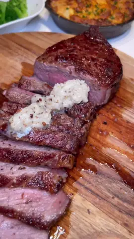 Cook dinner with me! Fresh lobster & wagyu steak 🥩 #cooking #cookwithme #recipes #Vlog #CookingHacks #atl #buckhead #TubiTaughtMe