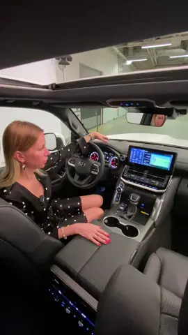 Новый Крузак 300 внутри #автодвиж #тестдрайв #автоледи #внедорог #тойота #toyotalandcruiser