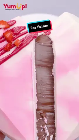 Give your father a sweet heart ❤️ #FathersDay #heart #chocolate #tastyplus #cake #dessert