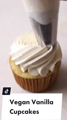 You won’t be able to tell that these vanilla cupcakes are vegan 🙃 #vegantiktok  #cupcake #Recipe