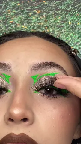 #ezzibeauty #lashes #makeup #beauty #AsSceneOnTubi #PrimeDayDealsDance #TubiTaughtMe #fyp #fypシ #pride2021🏳️‍🌈