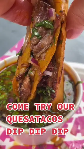 Dip that thing in the consomé #birria #consome #birriatacos #quesataco #quesabirria #ukbirria