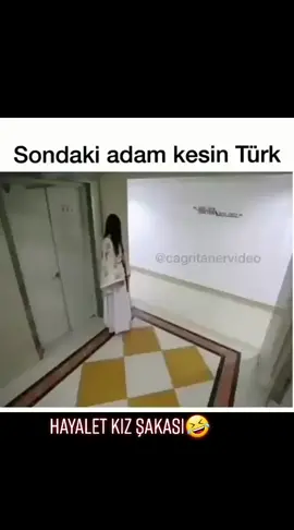 sondaki adam kesin türk (hayalet kız şakası)🤣 #hayalet #kiz #saka #gül #şakavideoları  #korkuanları #çokkomik #keşfetbunu #keşfetbunual #keşfetteyi