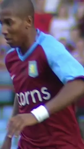 Welcome back Ashley Young ⚽️ #avfc #astonvilla #ashleyyoung #PremierLeague #football