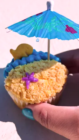 Beach vibes☀️ 🌊🐠🏖 #beach #cupcake