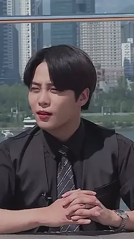 momen black suit n tie #ateez #에이티즈 #jongho #choijongho