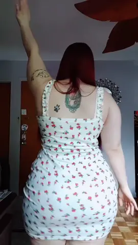 Cette robe 😍 #fyp #foryou #pourtoi #xyzbca #girls #trend #curve #inkgirl #redhair #quebec