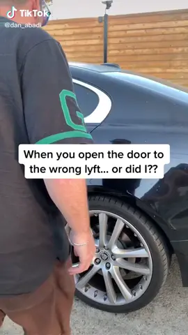 #wrongdoor #fyp #viralvideo