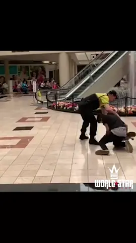Mall cop tries to stop skater 🚫🛹👮‍♂️ (IG- @kdaybaby @lo.beau) #epicfail #Skateboarding #viral