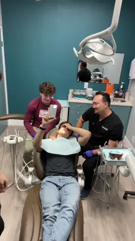 Might be exposing myself with this one 😳@ryansavagedds_ @devincaherly #foryou #teeth #dentist #wwyd #BehindTheScenes