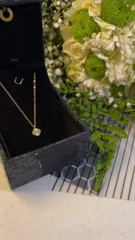 😍♥️#اكسبلور #تصويري #ذهب#هدية_تخرج #هدية