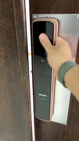 باب بالبسمه وبدون مفاتيح وبخير ائل قوية جدا #فيصل_السيف #techtalk #learntiktok #smart #smartdoor #تقنيه #learntech #falsaif #