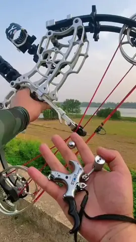 Come on 😀,start practicing the composite bow 😁🏹💪.  #bow #archery #Outdoors #compoundbow #athletics #toy