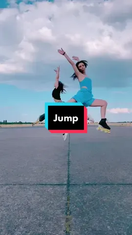 With my Jumping girl lui 🖤  nailed it ?😋#shine #jump #berlin #inlineskating #ballet #dancer