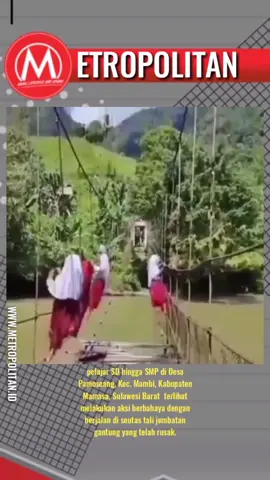 Salah satu anak Mutmainnah, mengaku setiap hari melewati jembatan berbahaya ini. Dia mengaku sudah terbiasa. cr:raja_posting #tiktokberita