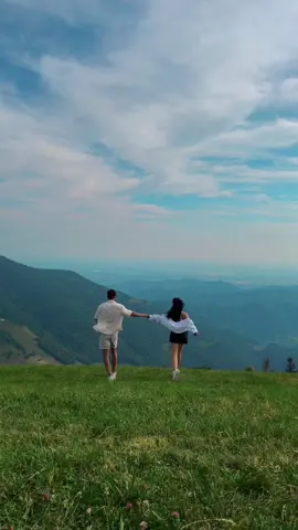 On top of the world✨ @zagaevskii #italy #fyp #italytravel #couplegoals #mountains