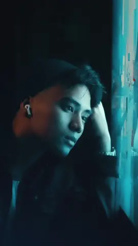 ganito ako kapag commute at nakikinig sa mga ost haha. what's that #kdrama ost that just hits different?