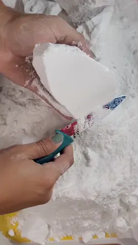 Baking soda #oddlysatisfying #sosatisfying #asmr #bakingsoda #appwderymess