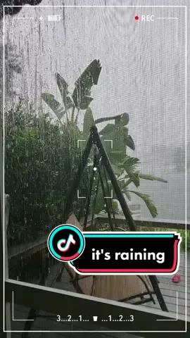 #rainyweather  #rainyday  #maturelove  #beautifulday #mominfluencer