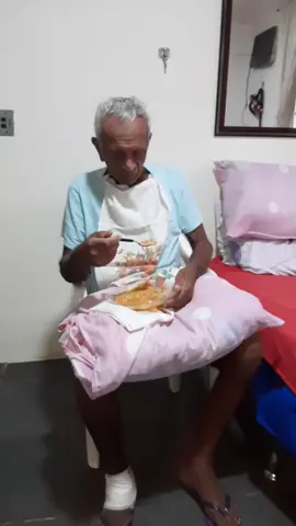 3 dias tomando insulina, e a melhora é nítida. meu idoso teimoso...