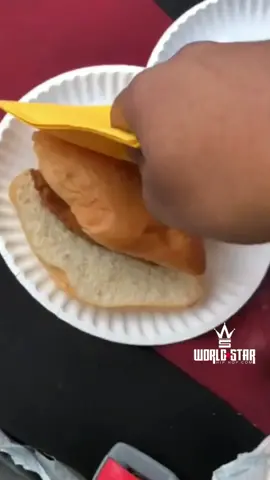 Would y’all still eat it?! 😩😂🤔 (via @jeezybandz ) #lunch #fail #OhNo