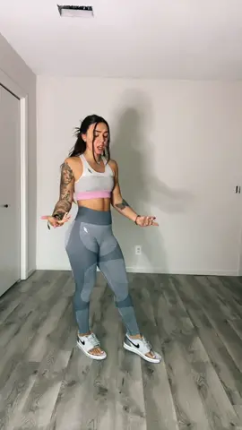 SHEESHHHH😍 these Jordan 1 off toes🥶 what y’all think?! #HotwireHotelGoals #sheesh #TakisTransformation #sneakers