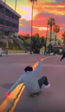 𝘁𝗵𝗲 𝘃𝗶𝗯𝗲 𝗼𝗳 𝘁𝗵𝗶𝘀 𝘃𝗶𝗱𝗲𝗼----- #sunsetlover #skatevibes #Skateboarding #foryou #explore #viralvideo #viralasthetics