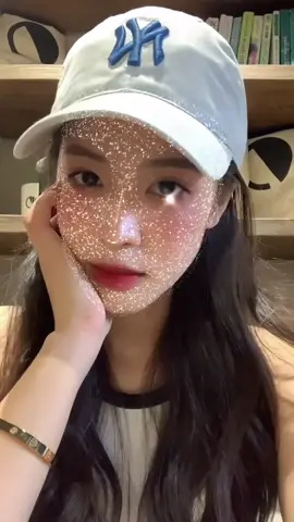 đang buồn đang chán ai tán cũng không iu😌