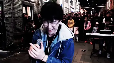 Thời ẻm ngồi hát ở phố cổ, thời còn răng thỏ xinh xinh nè 🥰🥰🥰 cực thích bài này luôn ớ 🎤 🎤 #Ninh #lưuvũninh #vitaNing #liuyuning