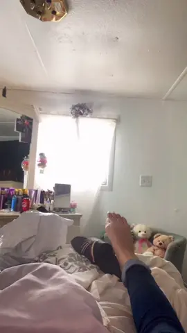 ain’t nothing worse then catching a cramp on your feet😭😭