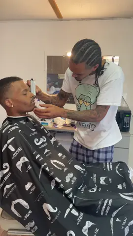 🤣🤣☠️☠️ #barberlipprank #barberchallenge #fypシ #fypツ #laugh #prank  excuse my pjs 🤷🏽‍♂️