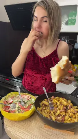 Тот случай когда сидишь долго на диете ,а потом срываешься и неожиданно приезжает с работы муж 🙈😂 #юмор#семья#мужижена#пп#еда