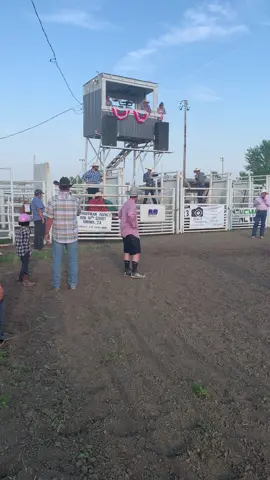 At it again! #muttonbusting #farmgirl #countrygirl #rodeo #country #countrylife @chasemiller7790