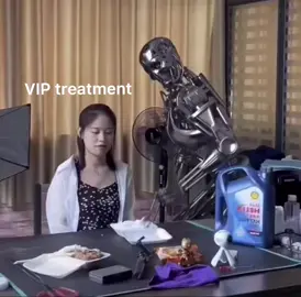 Want to see the follow up?😂😂😂#robot#feeding #funny#scienceismagic
