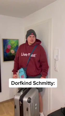 Was denkt ihr, hat der Schmitty wirklich das Rückflugticket für den Austauschschüler? 😂 #dorfkind #dorf #austauschschüler