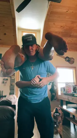 Ignore my dirty feet 😂😂#fyp #trending #haha