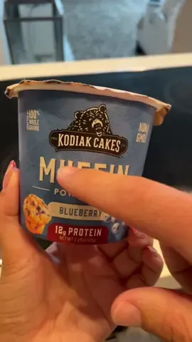 Протеиновый Маффин за 1 минуту 🤣💪🏽 #американскаяеда#жизньвамерике #американскийтиткок #сша#америка#переездвамерику