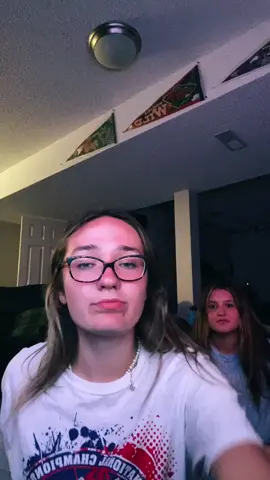 glitchy queens😵‍💫