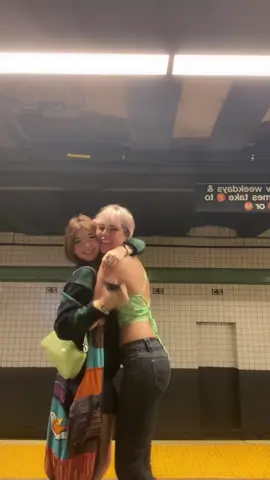 we just moved to ny respectfully pls be our friend @sophiafone