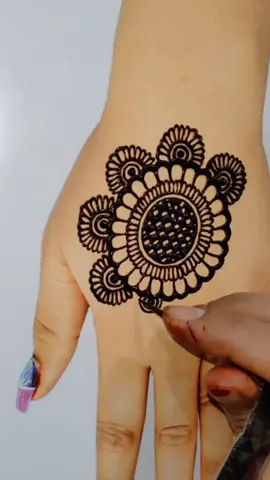 simple gol tikki mehndi for eid #featureme #rakshabndhnmehndi #simplemehndi #viralvedio #fyp #indianmehndi #eidmehndi2021 #Love #mandalaartist