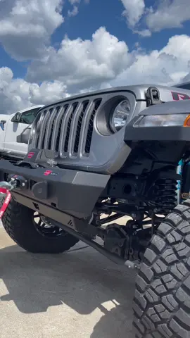 2021 Jeep Gladiator Rubicon Apex Edition 🦾 #kingshocks #bfgoodrich  #km3 #jeeplife #jeepgladiator #rubicon #warn #liftedjeep #jeep #americanforce