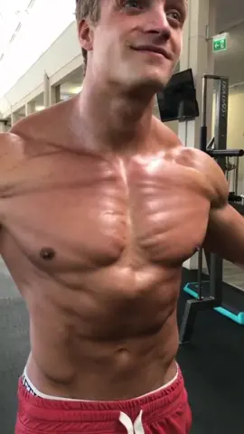 Alien Gains 👽👽👽 #Fitness #gym #alien #muscle #viral #trendiing #foryou