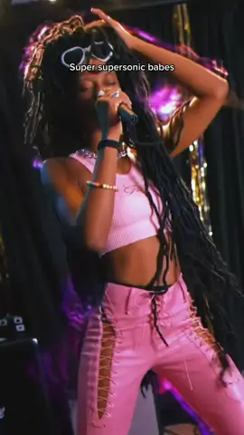 Dropped this on YouTube, should I finish the song? ⛓💗🔪🌊 @songhouselive #songofthesummer