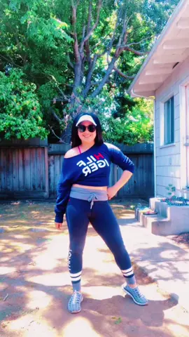 Run, walk then TIKTOK! #papapa #foryoupage #foryou #fyp #tiktok #trend #viral #tiktoktrending #dance #happy #followme #maegemzle #maegemzlebartz