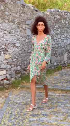 🌬✨ #perte #curly #dress #foryou #talkingtothemoon #beyou