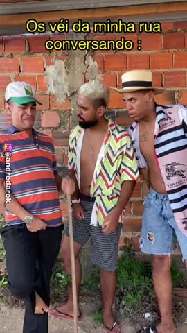 Os véi da minha cidade conversando 😹