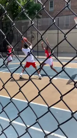 My guy has actual springs in his legs fr 🦵🐰 @kgthepg #basketball #dunk #springs